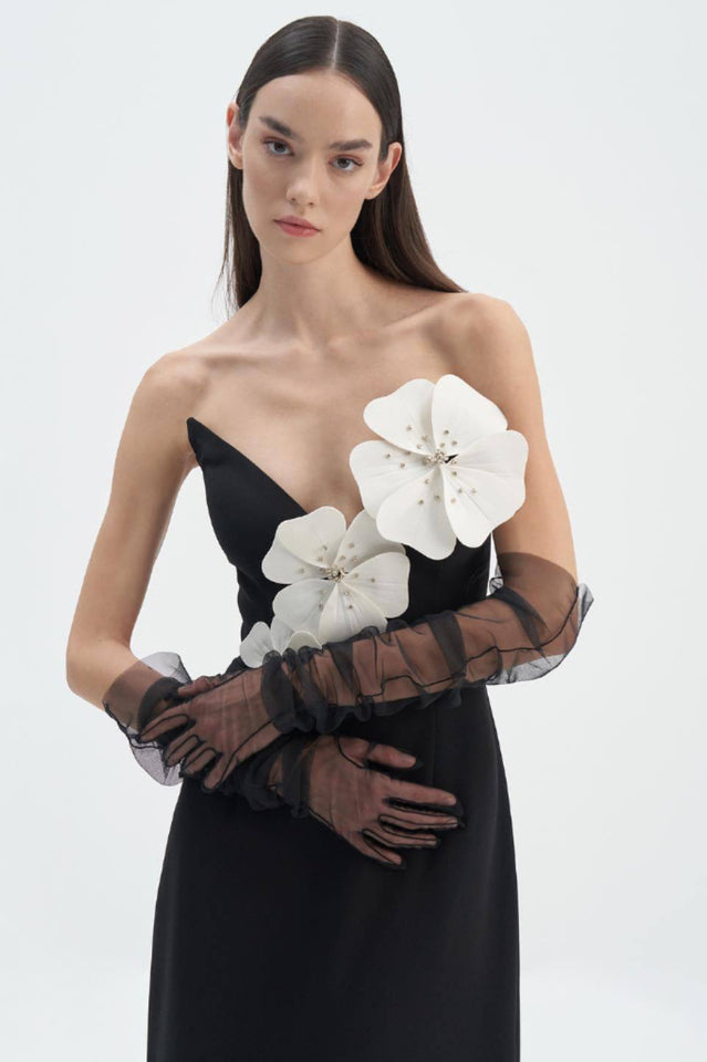 White Flower Embellished Maxi Dress | Dress In Beauty White Flower Embellished Maxi Dress | Dress In Beauty