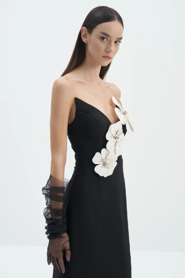 White Flower Embellished Maxi Dress | Dress In Beauty White Flower Embellished Maxi Dress | Dress In Beauty