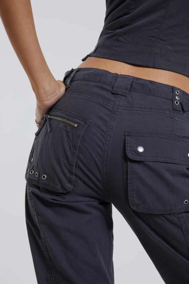 Vintage Grey Low Rise Cargo Pants | Dress In Beauty Vintage Grey Low Rise Cargo Pants | Dress In Beauty