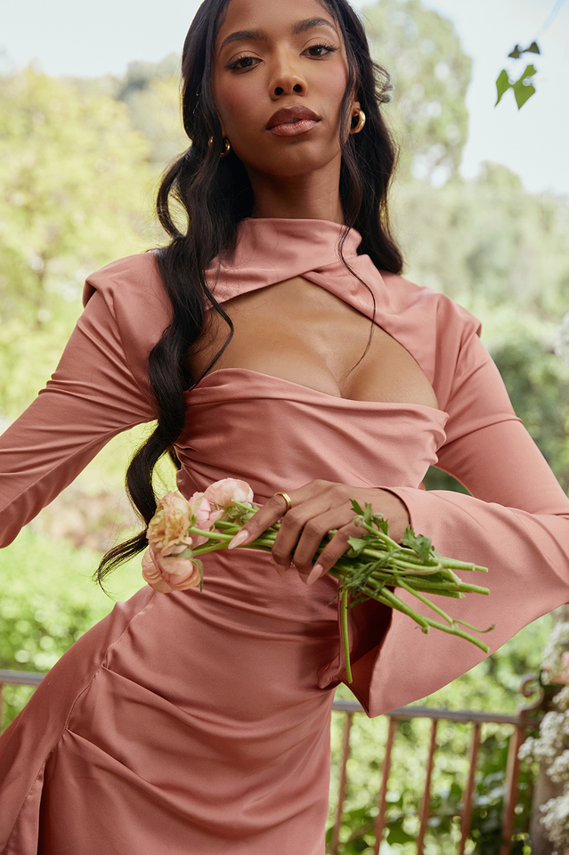 Toira Halter Mini dress | Dress In Beauty Toira Halter Mini dress | Dress In Beauty