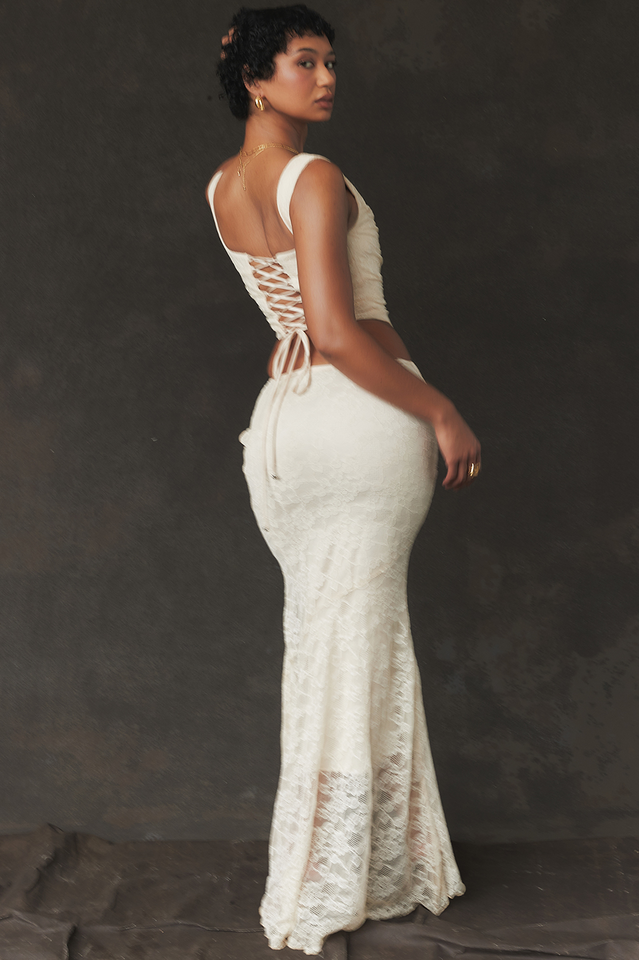 Vintage Cream Corset + Lace Skirt Set | Dress In Beauty Vintage Cream Corset + Lace Skirt Set | Dress In Beauty