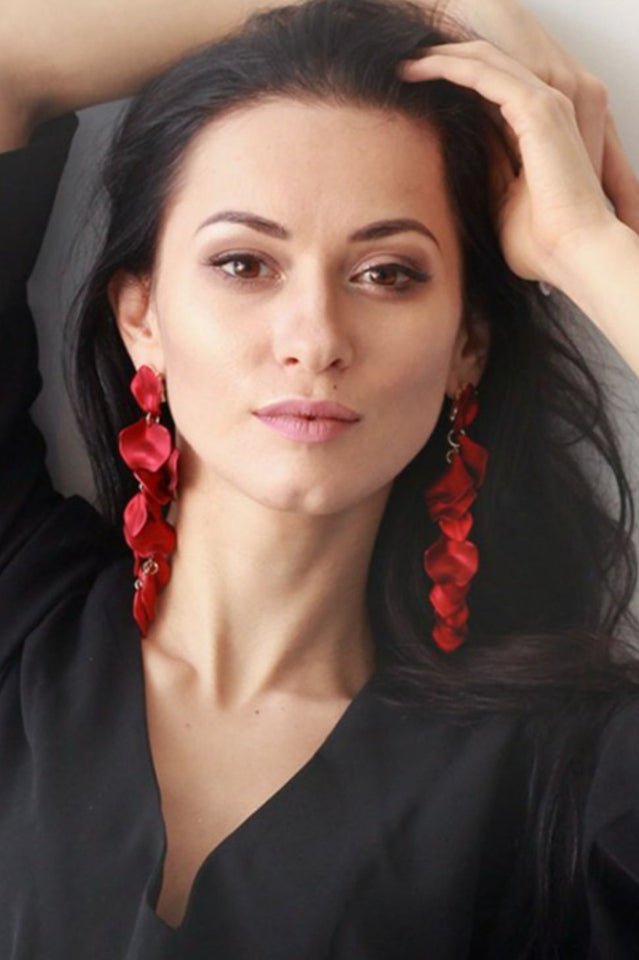 Red Petal Tassel Earrings | Dress In Beauty