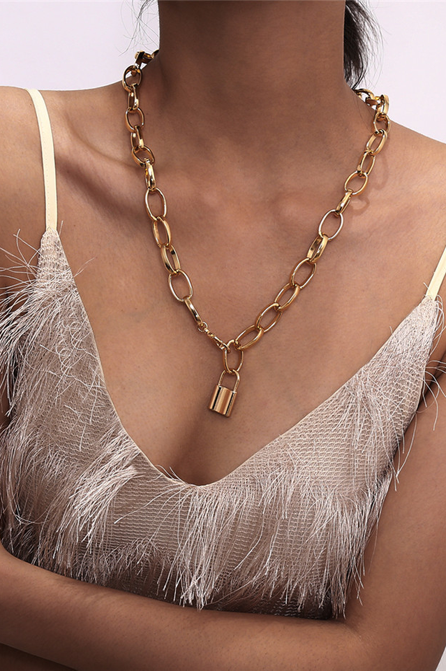 Lock Pendant Link Chain Necklace - Dress In Beauty